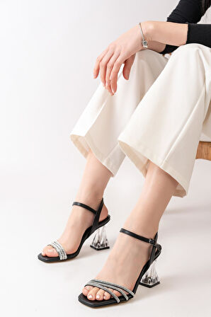 Kadın Siyah Taş Biyeli Topuklu Ayakkabı  Siyah