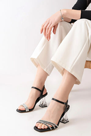 Kadın Siyah Taş Biyeli Topuklu Ayakkabı  Siyah