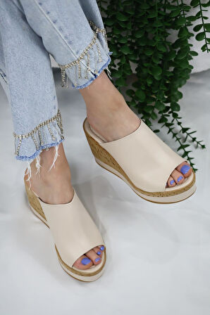 Kadın Dolgulu Mantar Taban Şerit Sargılı 10 cm Topuklu Terlik  Bej