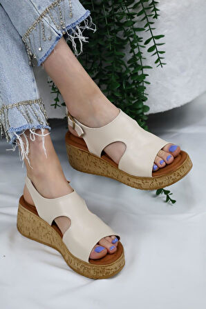 Kadın Elena Mantar Taban Ortopedik Sandelet  Bej