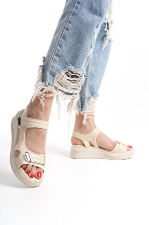 Kadın Aston Konfor Ortopedik Taban Cırtlı Sandalet  Krem