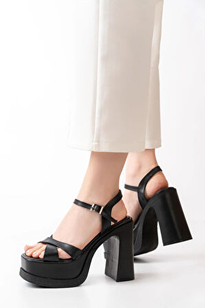 Kadın Çapraz Bantlı (12 cm) Platformlu Topuklu Ayakkabbı  Siyah