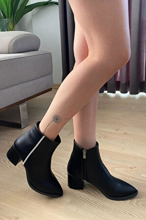 Kadın York Siyah Cilt Yandan Taşlı ( 6 cm ) Topuklu Sivri Burun Bot