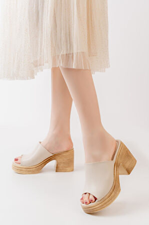 Kadın Ortopedik İç Taban Topuklu Terlik (9CM)  Krem