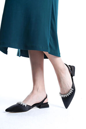 Kadın Best Siyah Saten Taşlı Arkası Açık Lastikli 2,5 Cm Kısa Blok Topuklu