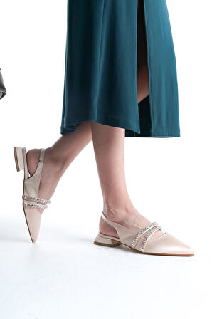 Kadın Linda Krem Saten İki Sıra Taşlı Arkası Acık 2 cm Topuklu Sivri Burun Babet