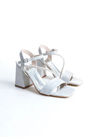 Kadın Scarlet Gümüş Simli 9 cm Kalın Topuklu Taş Detaylı Aykkabı