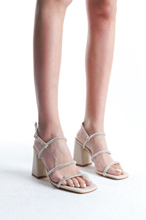 Kadın Eliza Krem Cilt 9 cm Kalın Topuklu Taş Detaylı Aykkabı