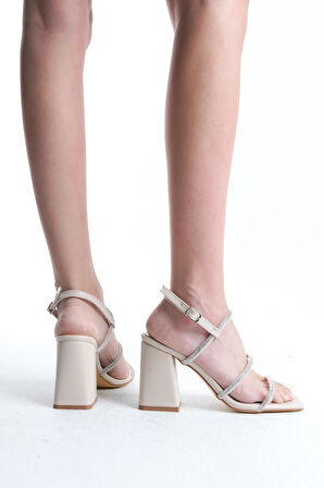 Kadın Eliza Krem Cilt 9 cm Kalın Topuklu Taş Detaylı Aykkabı