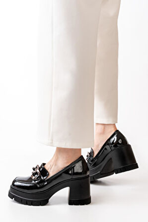 Kadın Zincir Tokalı Siyah Rugan 8 Cm Topuklu Platformlu Loafer Ayakkabı Siyah