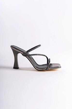 Kadın Alia Platin Rugan 9 cm Topuklu Taşlı Terlik