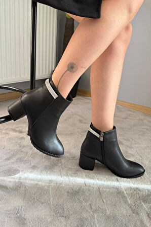 Kadın Trend Siyah Arkadan Taşlı ( 6 cm ) Topuklu Oval Burun Bot