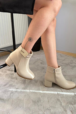 Kadın Mabel Krem Deri  Tokalı ( 6 cm ) Topuklu Oval Burun Bot