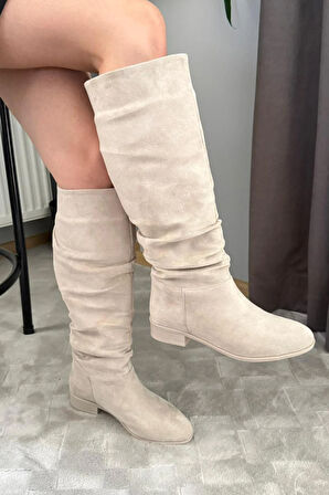 Kadın Mika Bej Süet Düz Taban Büzgülü Diz Altı Boy Çekme Çizme