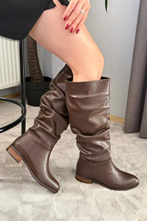 Kadın Mika Kahverengi Deri Düz Taban Büzgülü Diz Altı Boy Çekme Çizme