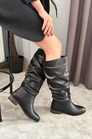 Kadın Mika Siyah Deri Düz Taban Büzgülü Diz Altı Boy Çekme Çizme