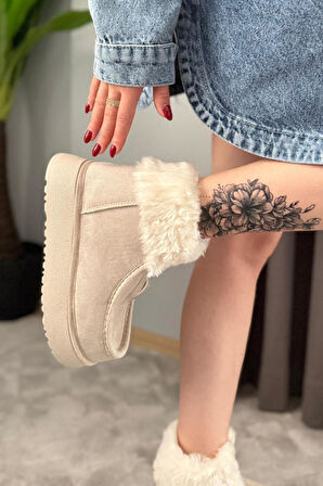 Kadın İmpera Bej Süet Kürklü Fermuarlı 4 cm Kalın Tabanlı Kısa Bot