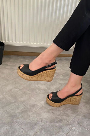 Kadın Fenni 10 Cm Dolgu Topuklu Mantar Taban Ayakkabı  Siyah