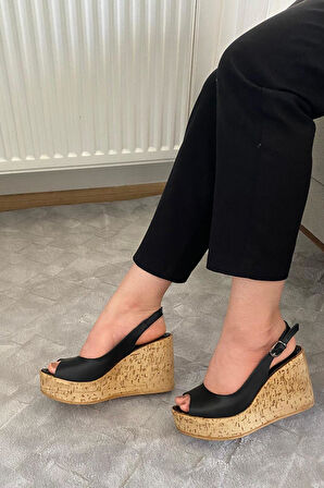 Kadın Fenni 10 Cm Dolgu Topuklu Mantar Taban Ayakkabı  Siyah