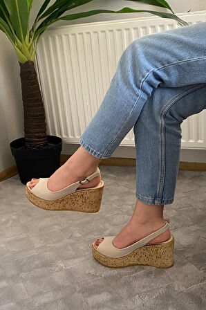 Kadın Fenni 10 Cm Dolgu Topuklu Mantar Taban Ayakkabı  Krem