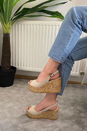 Kadın Fenni 10 Cm Dolgu Topuklu Mantar Taban Ayakkabı  Krem