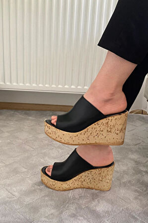 Kadın Limo Siyah Dolgulu Mantar Taban Terlik 10 Cm  Siyah