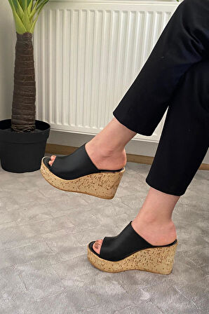 Kadın Limo Siyah Dolgulu Mantar Taban Terlik 10 Cm  Siyah