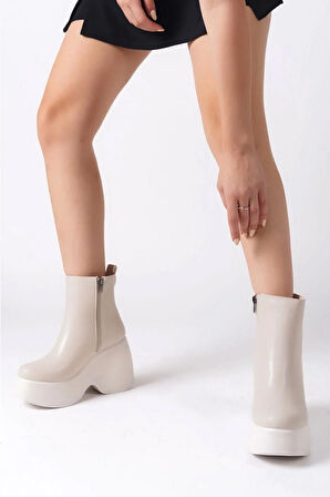 Kadın Celsi Krem Cilt Yandan Fermuarlı 9 cm Yüksek Dolgu Topuklu Mevsimlik Kadın Kısa Bot Bootie