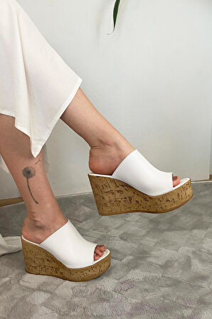 Kadın Limo Beyaz Dolgulu Mantar Taban Terlik 10 Cm  Beyaz
