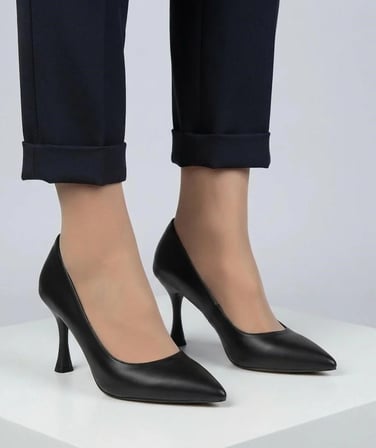 Kadın Vita Siyah Cilt Deri İnce Topuklu 9 Cm Stiletto  