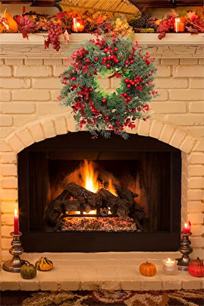 45 cm (17.71 inç) Festive Yapay Noel Çelengi – Çam Yaprakları ve Kırmızı Meyveler | Klasik Duvar & Kapı Süsü | Elektrik Gerektirmez | Ev ve Parti Dekoru için İdeal