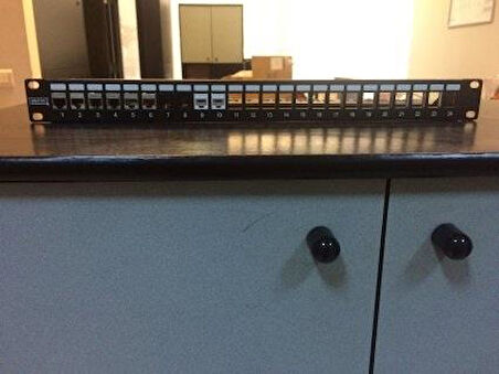 Digitus DN-91411 24'lü 1U siyah boş patch panel