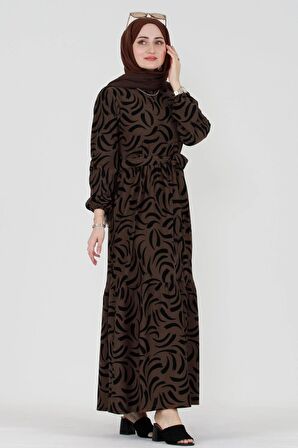 Lale Beli Kuşaklı Tesettür Elbise-Kahverengi