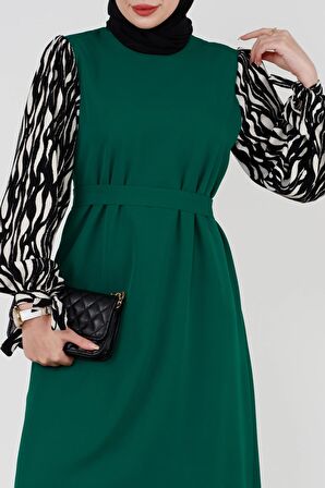 Kolları Desenli Tesettür Elbise-Zümrüt Yeşili