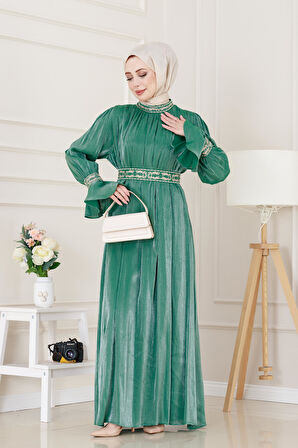 Kolu Volanlı Nakış Detaylı Abiye-Zümrüt Yeşili