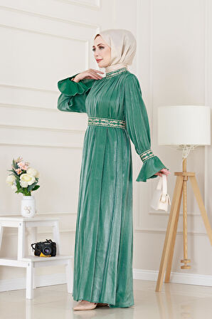 Kolu Volanlı Nakış Detaylı Abiye-Zümrüt Yeşili
