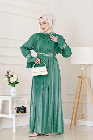 Kolu Volanlı Nakış Detaylı Abiye-Zümrüt Yeşili