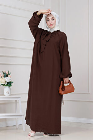 Yakası Bağcıklı Lara Elbise-Kahverengi