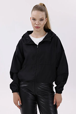 Kadın Kapüşonlu Su Ve Rüzgar Geçirmez Oversize Yağmurluk - Rüzgarlık