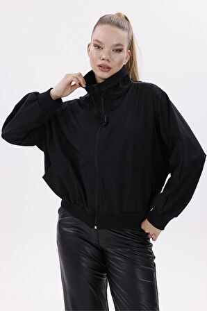 Kadın Dik Yaka Su ve Rüzgar Geçirmez Oversize Crop Mevsimlik Yağmurluk Rüzgarlık