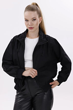 Kadın Dik Yaka Su ve Rüzgar Geçirmez Oversize Crop Mevsimlik Yağmurluk Rüzgarlık