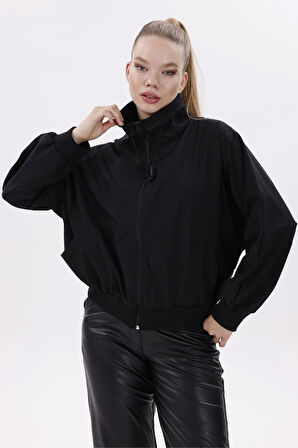 Kadın Dik Yaka Su ve Rüzgar Geçirmez Oversize Crop Mevsimlik Yağmurluk Rüzgarlık