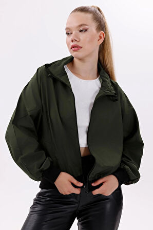 Kadın Dik Yaka Su ve Rüzgar Geçirmez Oversize Crop Mevsimlik Yağmurluk Rüzgarlık