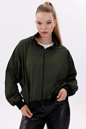 Kadın Dik Yaka Su ve Rüzgar Geçirmez Oversize Crop Mevsimlik Yağmurluk Rüzgarlık