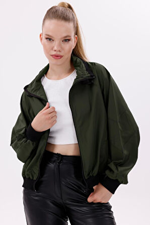 Kadın Dik Yaka Su ve Rüzgar Geçirmez Oversize Crop Mevsimlik Yağmurluk Rüzgarlık