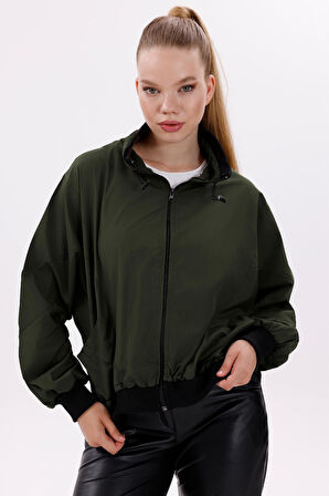 Kadın Dik Yaka Su ve Rüzgar Geçirmez Oversize Crop Mevsimlik Yağmurluk Rüzgarlık