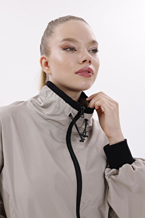 Kadın Dik Yaka Su ve Rüzgar Geçirmez Oversize Crop Mevsimlik Yağmurluk Rüzgarlık