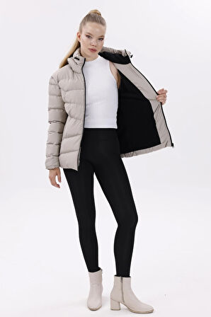 Kadın Kapüşonlu Polarlı Kürklü Su Geçirmez Rüzgara Dayanıklı Şişme Mont Kaban Parka