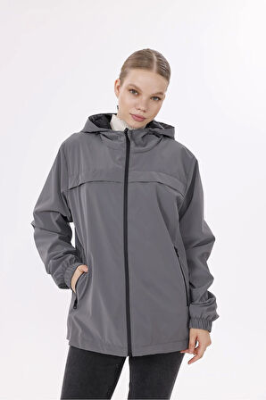 Kadın Kapüşonlu Nova Kumaş Hafif ve Dayanıklı Şık Mevsimlik Su ve Rüzgar Geçirmez Yağmurluk