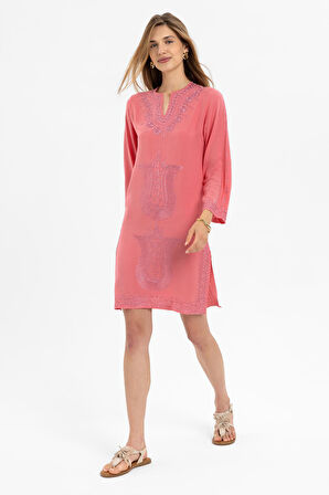 Pembe İşlemeli Uzun Kollu Astarsız Pamuklu Kısa Elbise